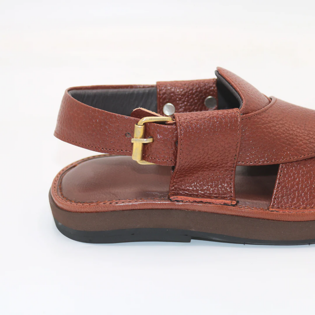 Adjustable buckle strap on Kaptaan Mustard Chappal