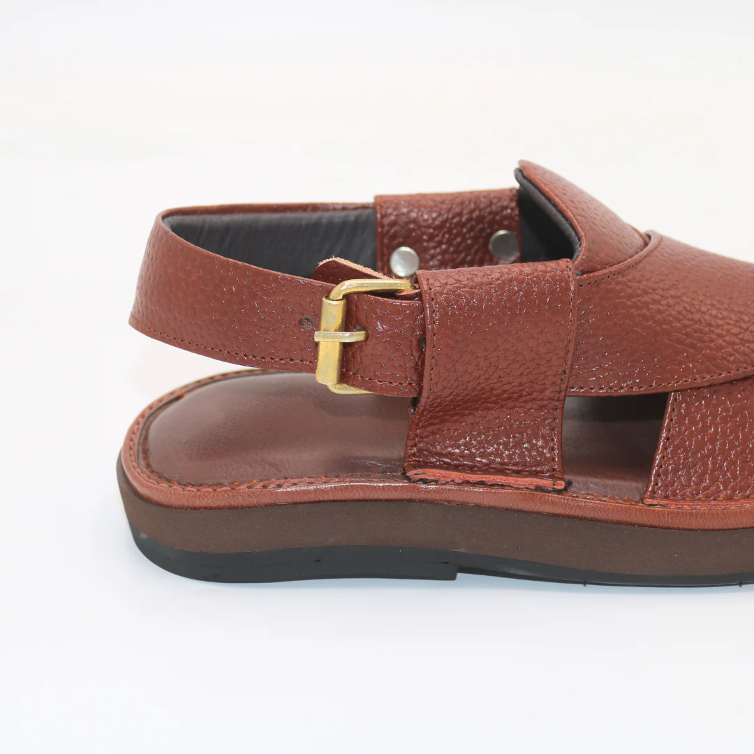 Adjustable buckle strap on Kaptaan Mustard Chappal